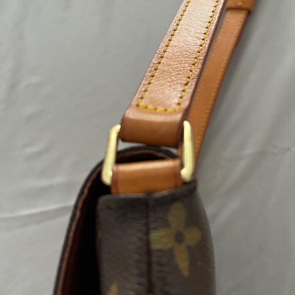 Louis Vuitton Musette shoulder bag - Picture 6 of 13